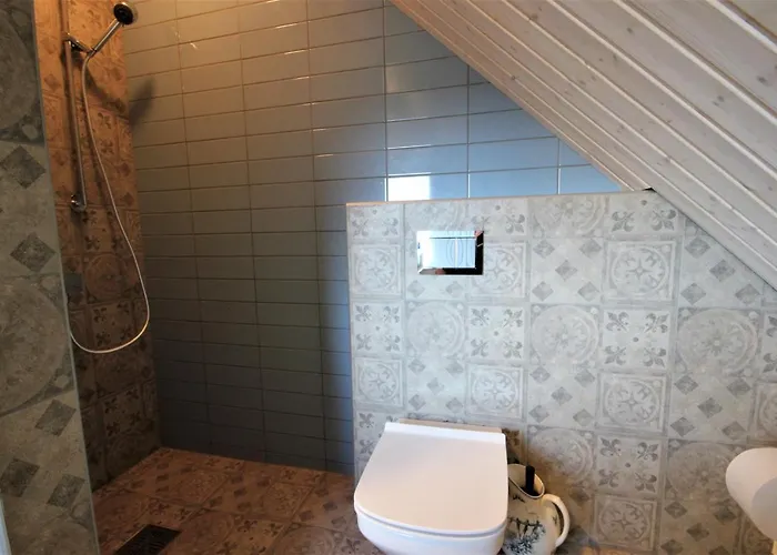 With Private Garden And Large Balcony Lejlighed