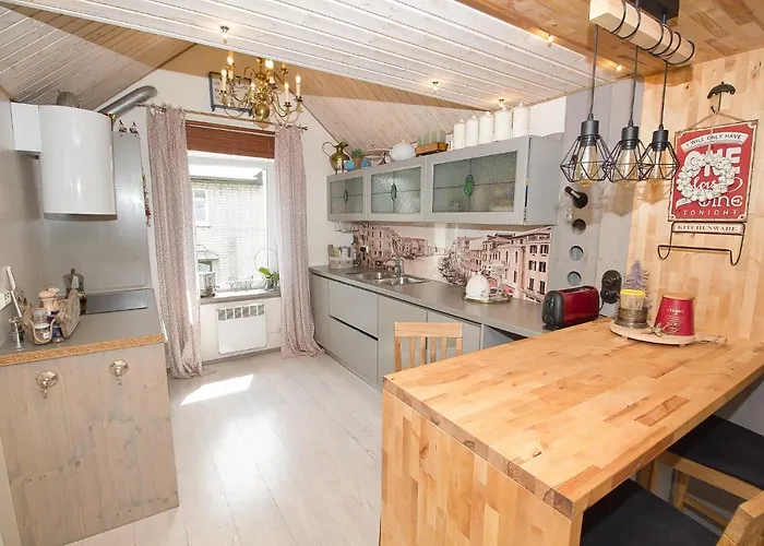 Lejlighed With Private Garden And Large Balcony Pärnu